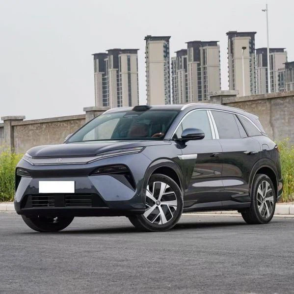 2025 Tang L 7 istuinta puhdasta sähköajoneuvoa